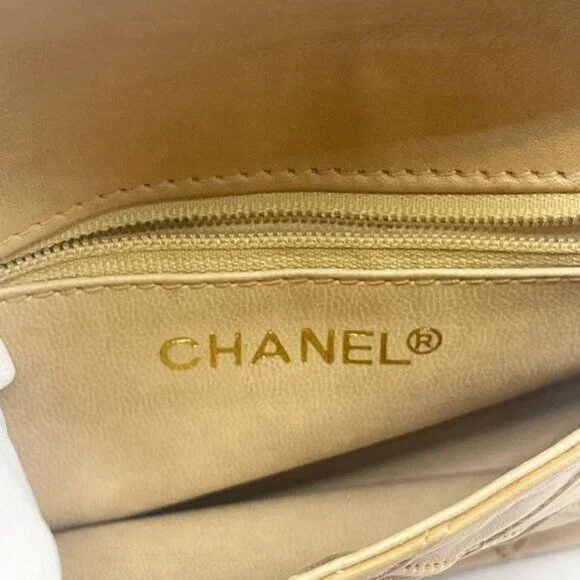 Authentic CHANEL CC Vintage Matelasse Lambskin Waist Pouch Bum Bag Leather Beige - Picture 14 of 16